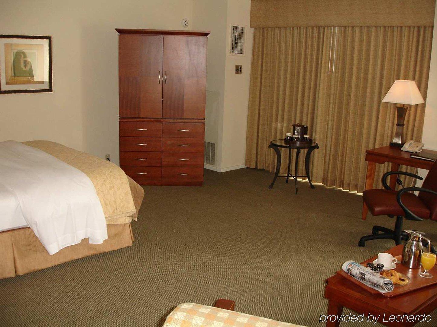 Doubletree By Hilton Austin Hotel Room photo